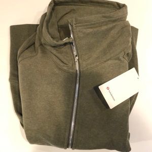 NWT lululemon radiant jacket size 8 army green